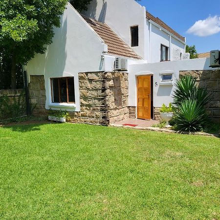 Sandstone Kroonstad Exterior foto